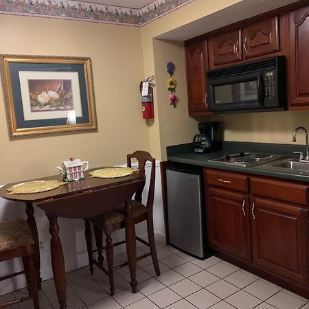 Oak Square Rentals Гатлинбург Номер фото