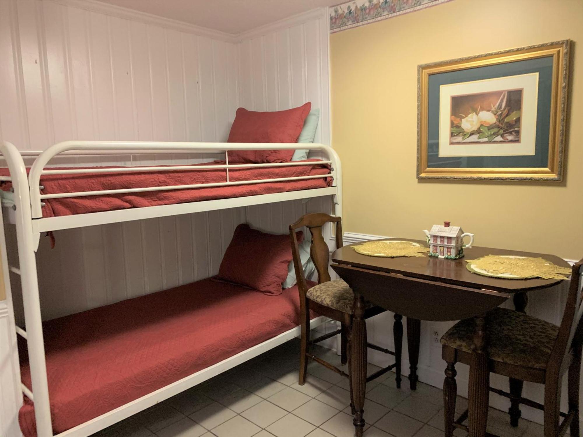 Oak Square Rentals Гатлинбург Номер фото