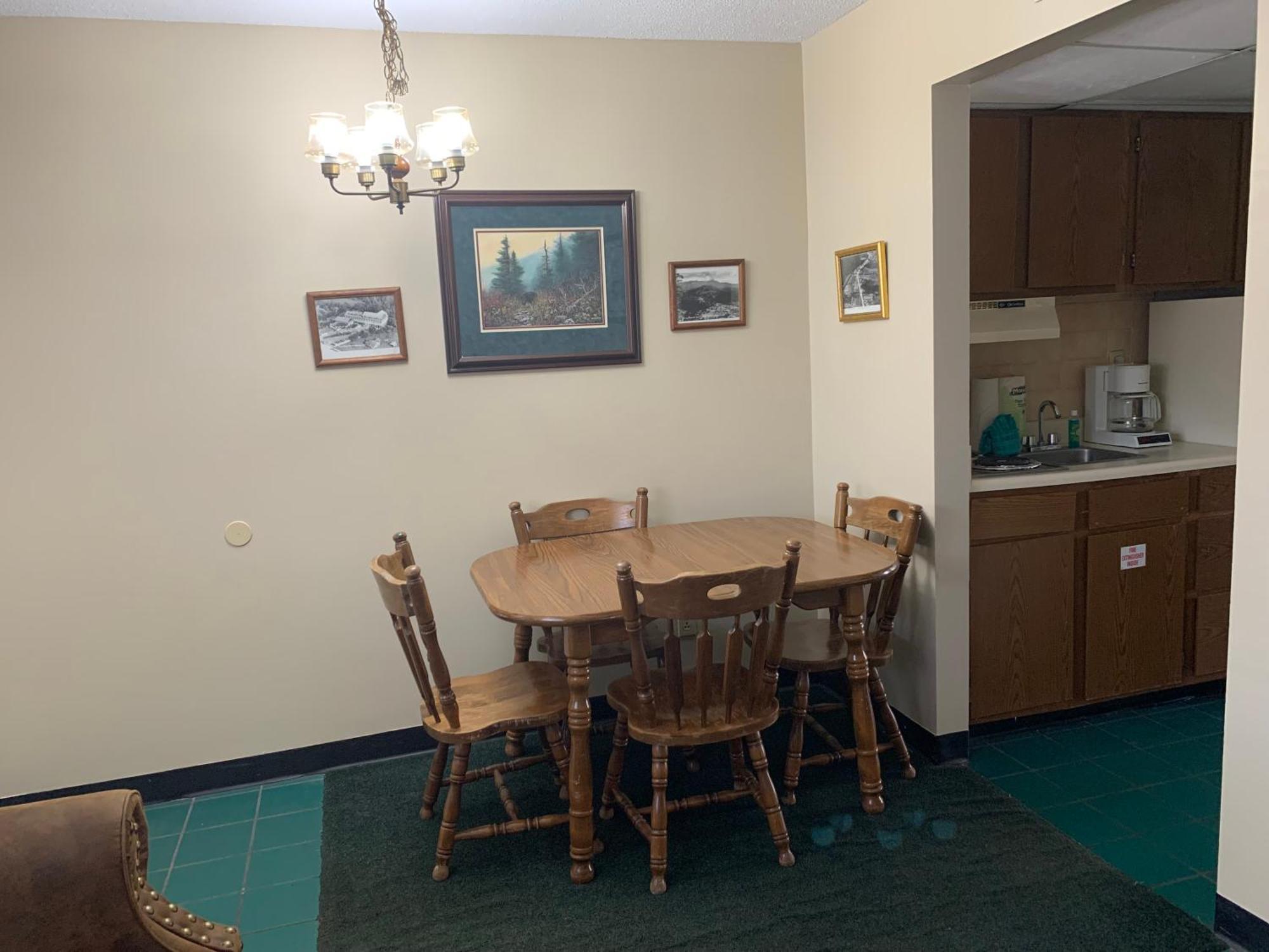Oak Square Rentals Гатлинбург Номер фото