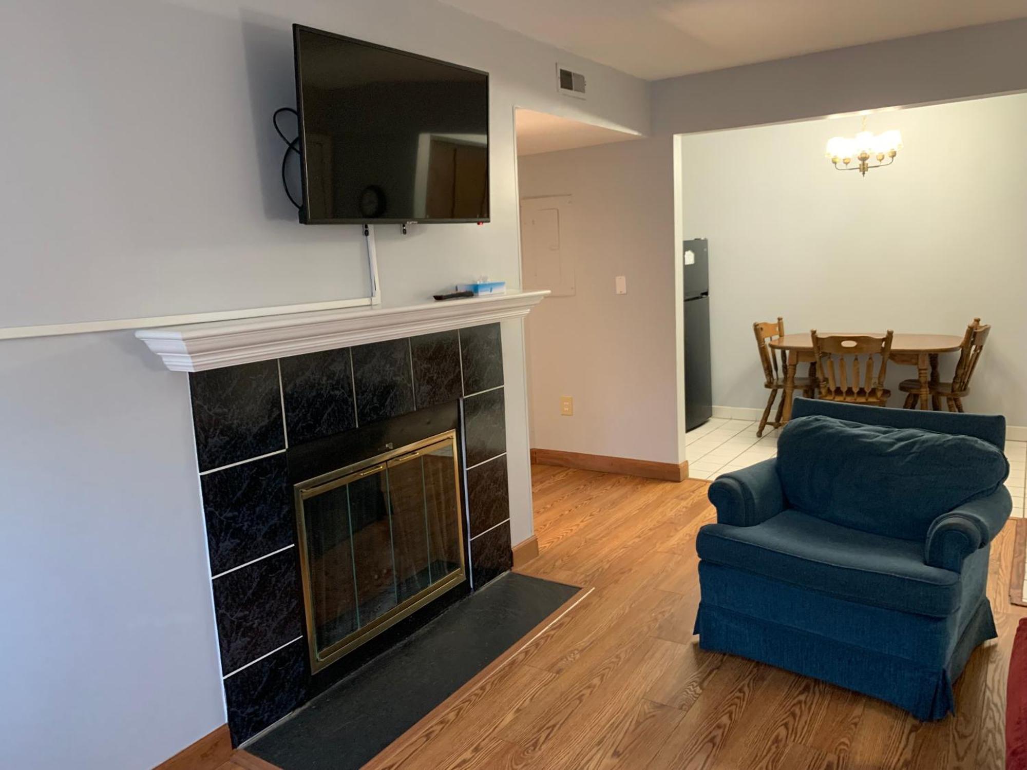 Oak Square Rentals Гатлинбург Номер фото