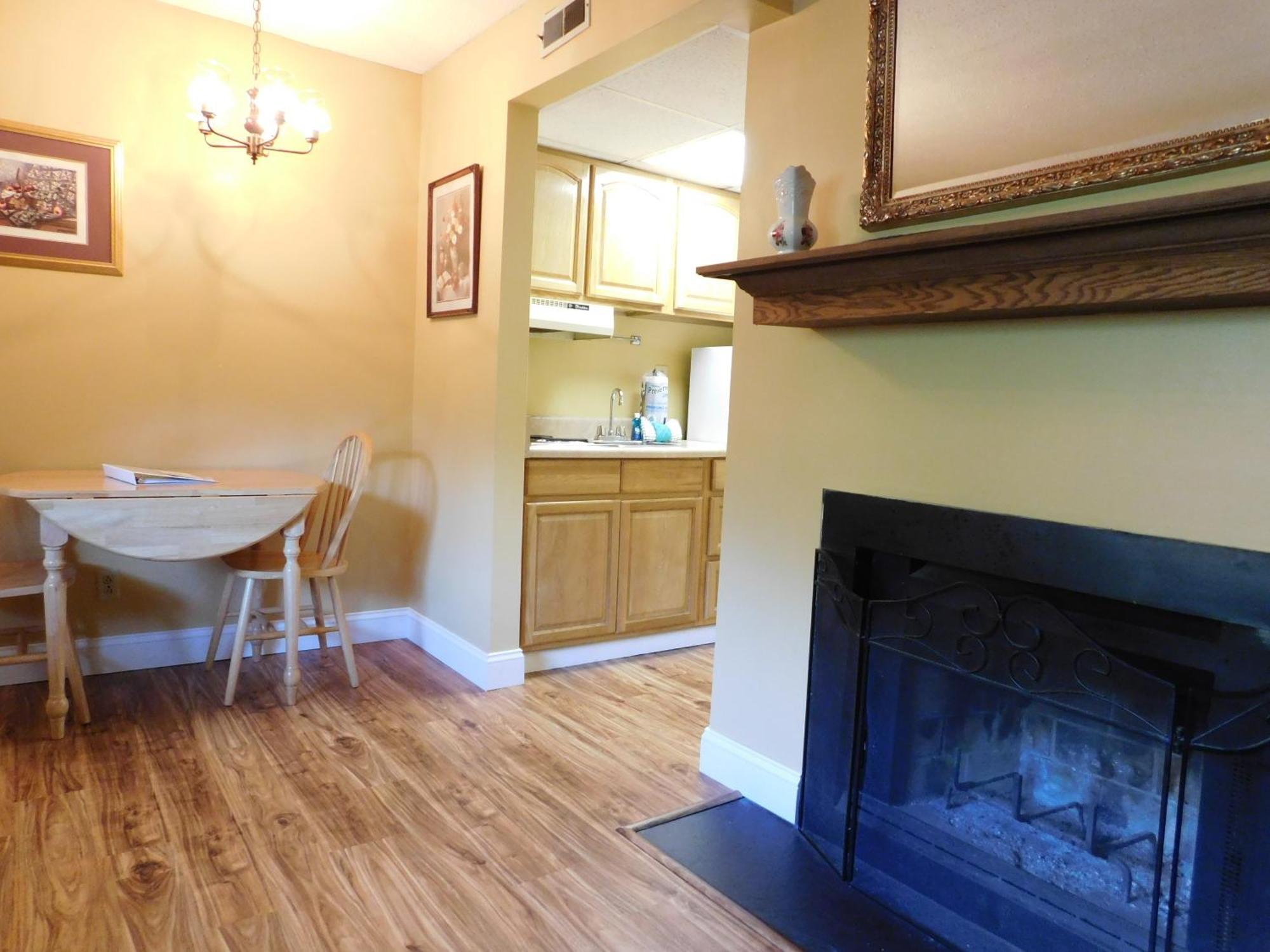 Oak Square Rentals Гатлинбург Номер фото