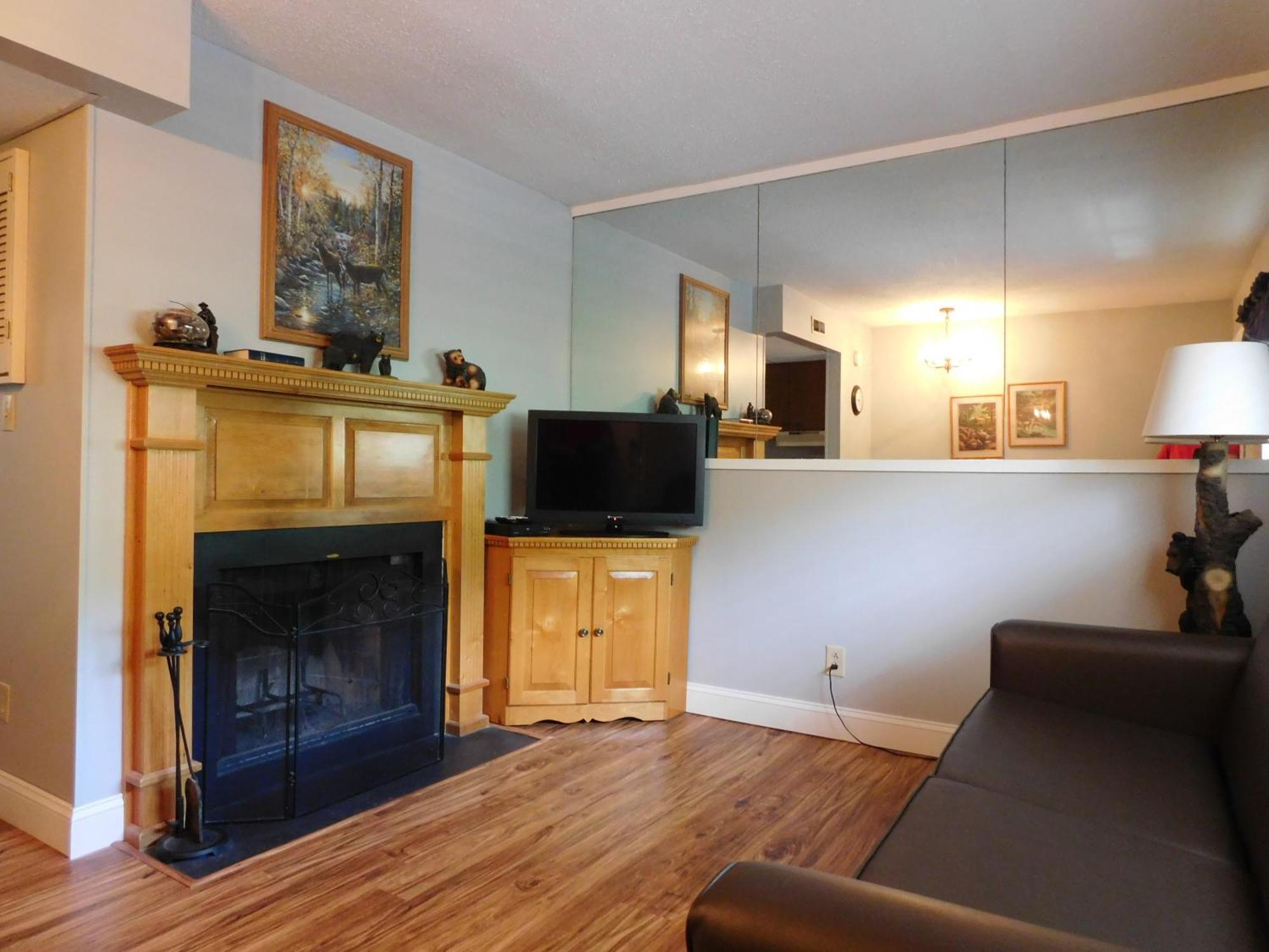 Oak Square Rentals Гатлинбург Номер фото